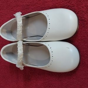 Jumping Jacks little girls dress shoes